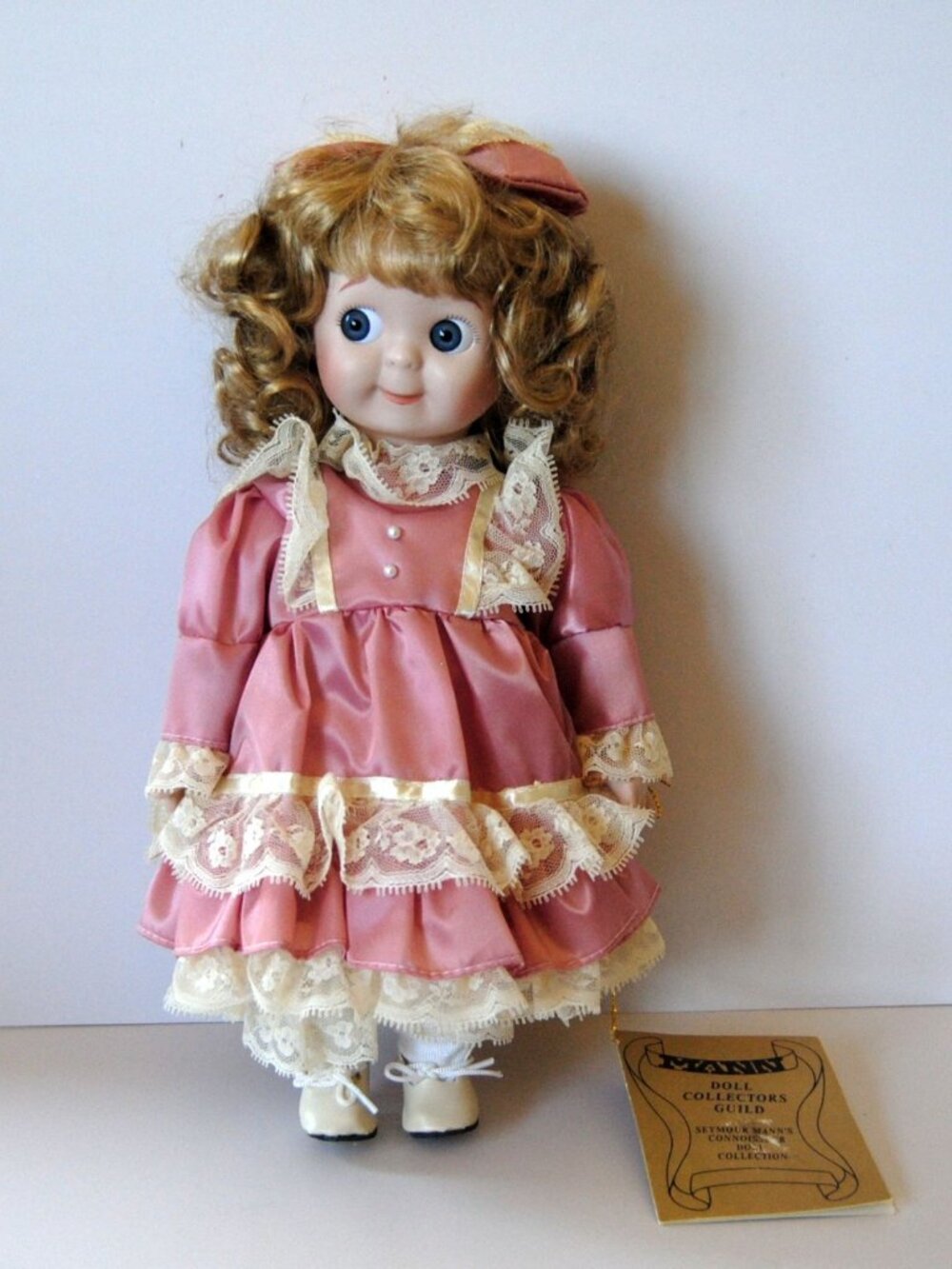 Seymour Mann – Connoisseur Collection Porcelain Doll • Googly‑Eye Googlie